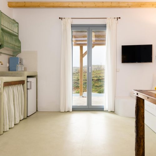 Thaumas Luxury Suite with Sea & Pool View