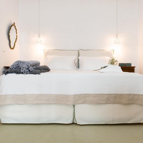 Thaumas Luxury Suite with Sea & Pool View