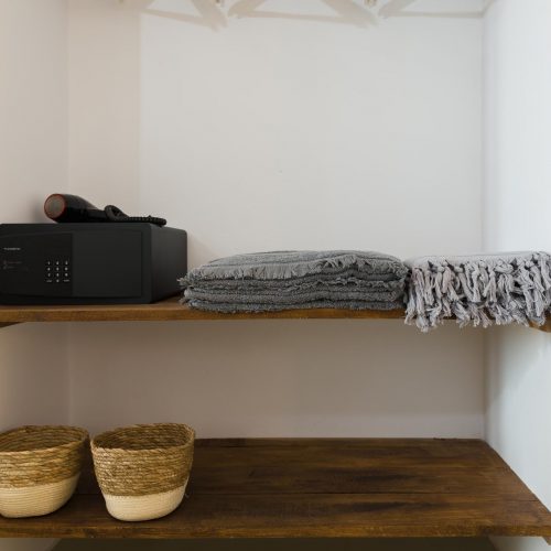 Thaumas Luxury Suite with Sea & Pool View