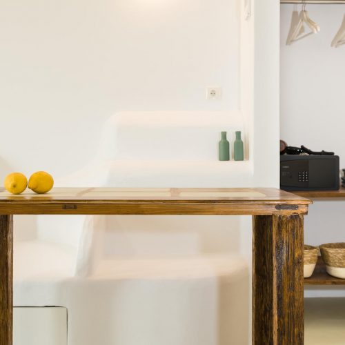 Thaumas Luxury Suite with Sea & Pool View