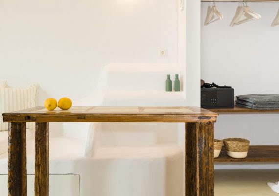 Thaumas Luxury Suite with Sea & Pool View