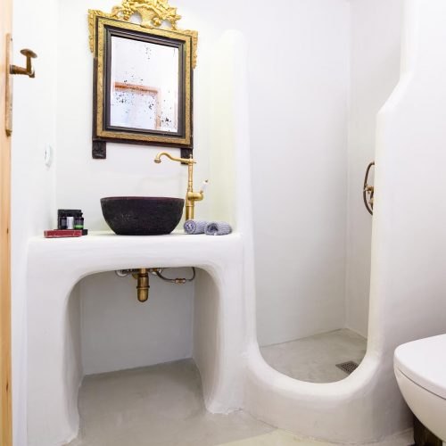 Thaumas Luxury Suite with Sea & Pool View