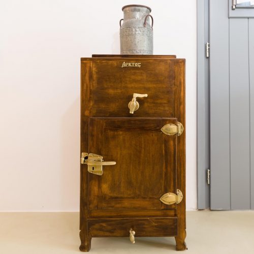 Thaumas Luxury Suite with Sea & Pool View