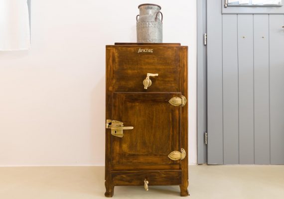 Thaumas Luxury Suite with Sea & Pool View